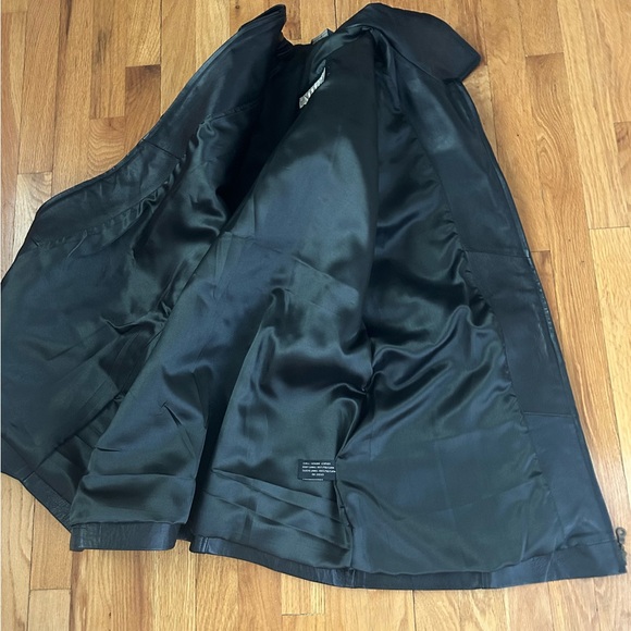 Excelled Women’s Leather Coat - Picture 7 of 8